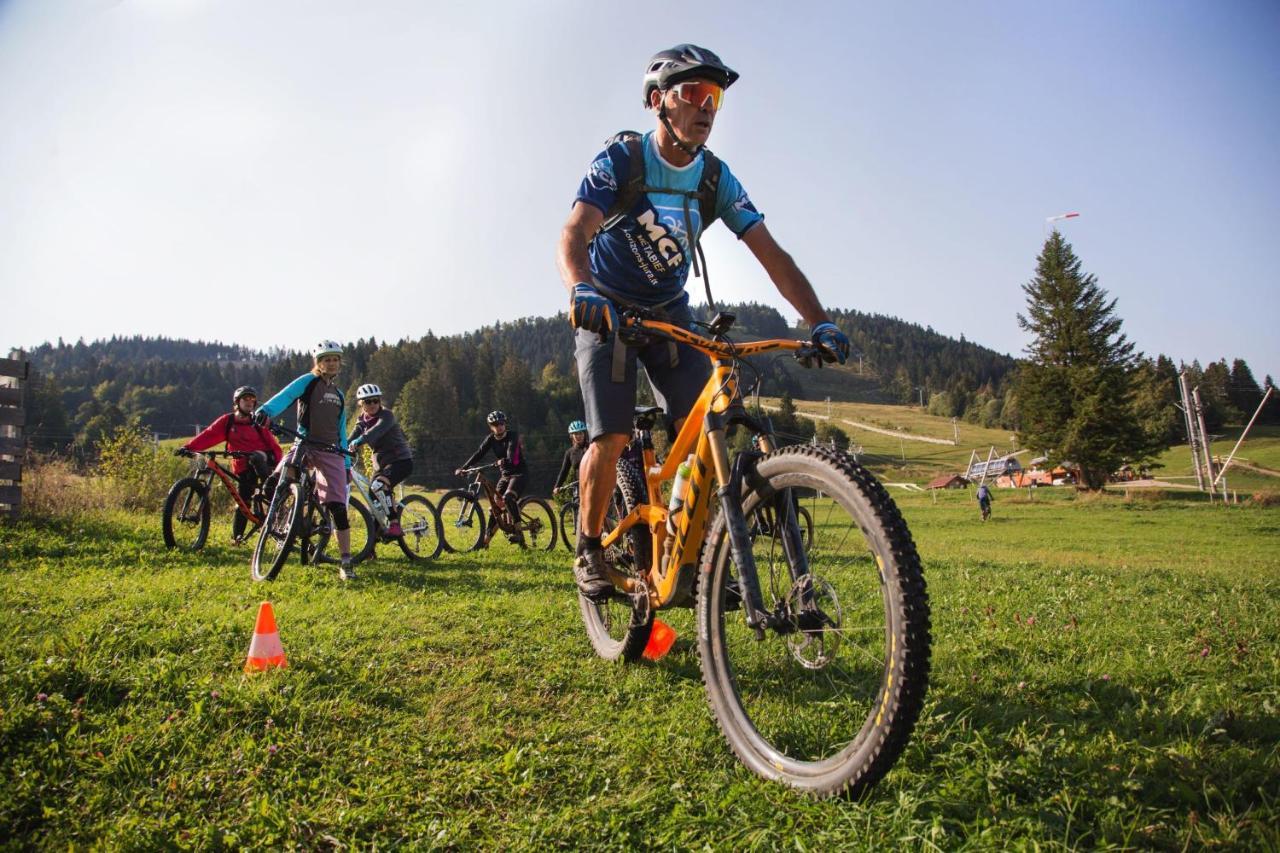 Place Royale Pour 10 A 12 Personnes A 30 Met Des Pistes De Ski Et Vtt Métabief Exterior foto